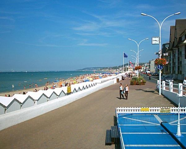 Super Deauville Appartement 2 Pieces Cosy Proche Plage Plein Sud فيلي سور مير المظهر الخارجي الصورة